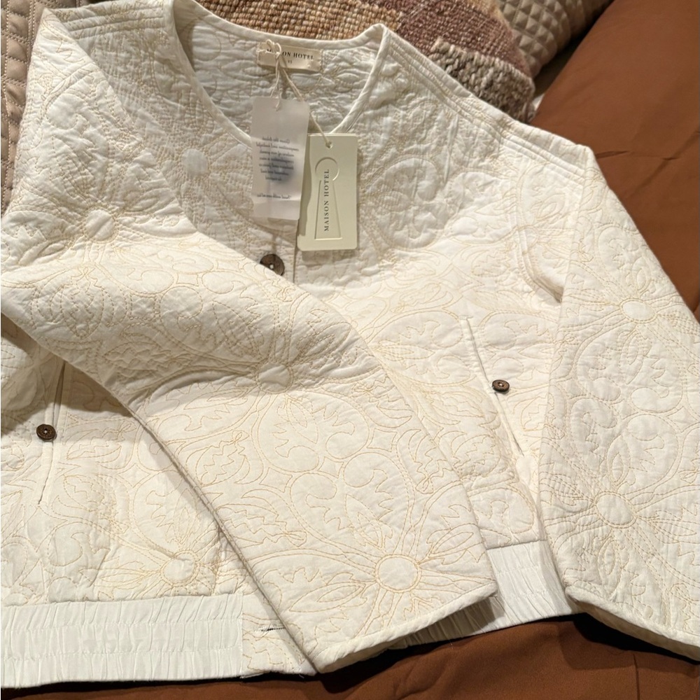 Maison Hotel Ivory Quilted Jacket Floral Stitching - Picture 2 of 7